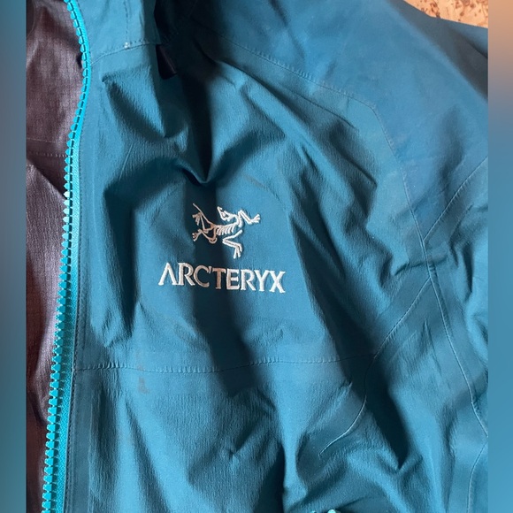 Arcteryx women’s gore tex jacket - Picture 3 of 8
